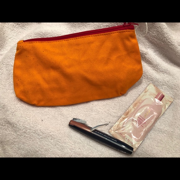 đź’‹Cosmetic Bag, Lip Gloss & Sample Bundle - Picture 5 of 5